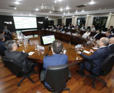 Estado apresenta plano para a indústria à nova diretoria da Fiep