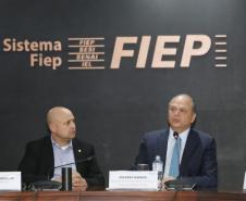 Estado apresenta plano para a indústria à nova diretoria da Fiep