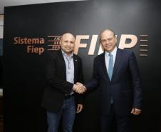 Estado apresenta plano para a indústria à nova diretoria da Fiep